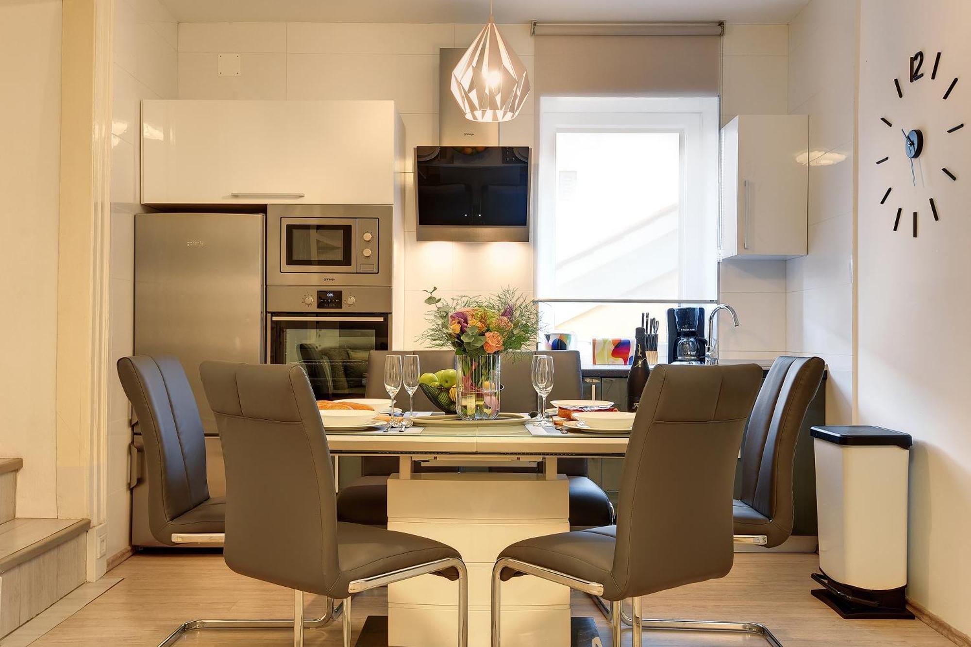 Arta Apartment City Center II - With Private Parking بولا المظهر الخارجي الصورة
